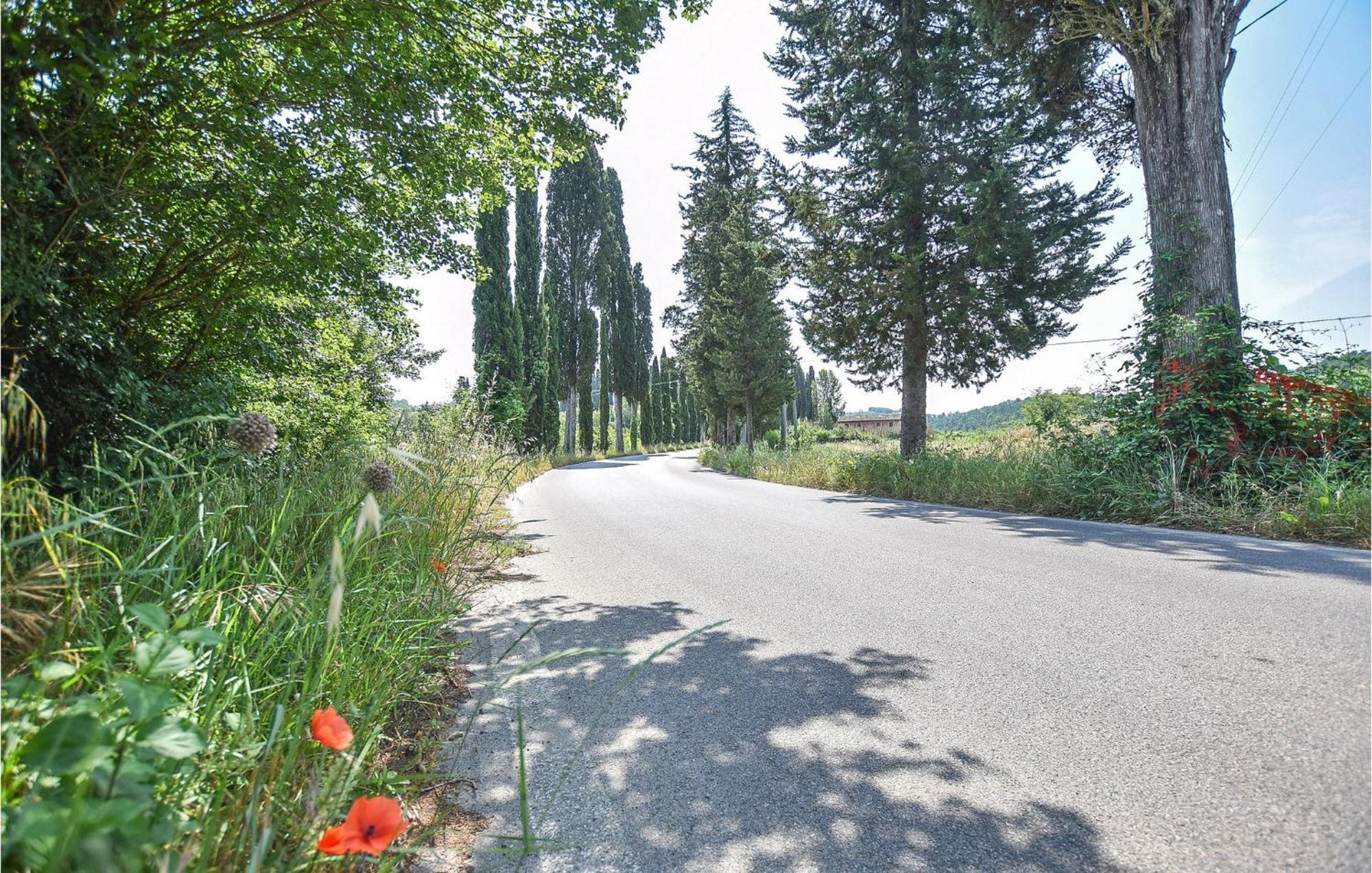 Awesome Home In Montefoscoli With Wifi Luaran gambar