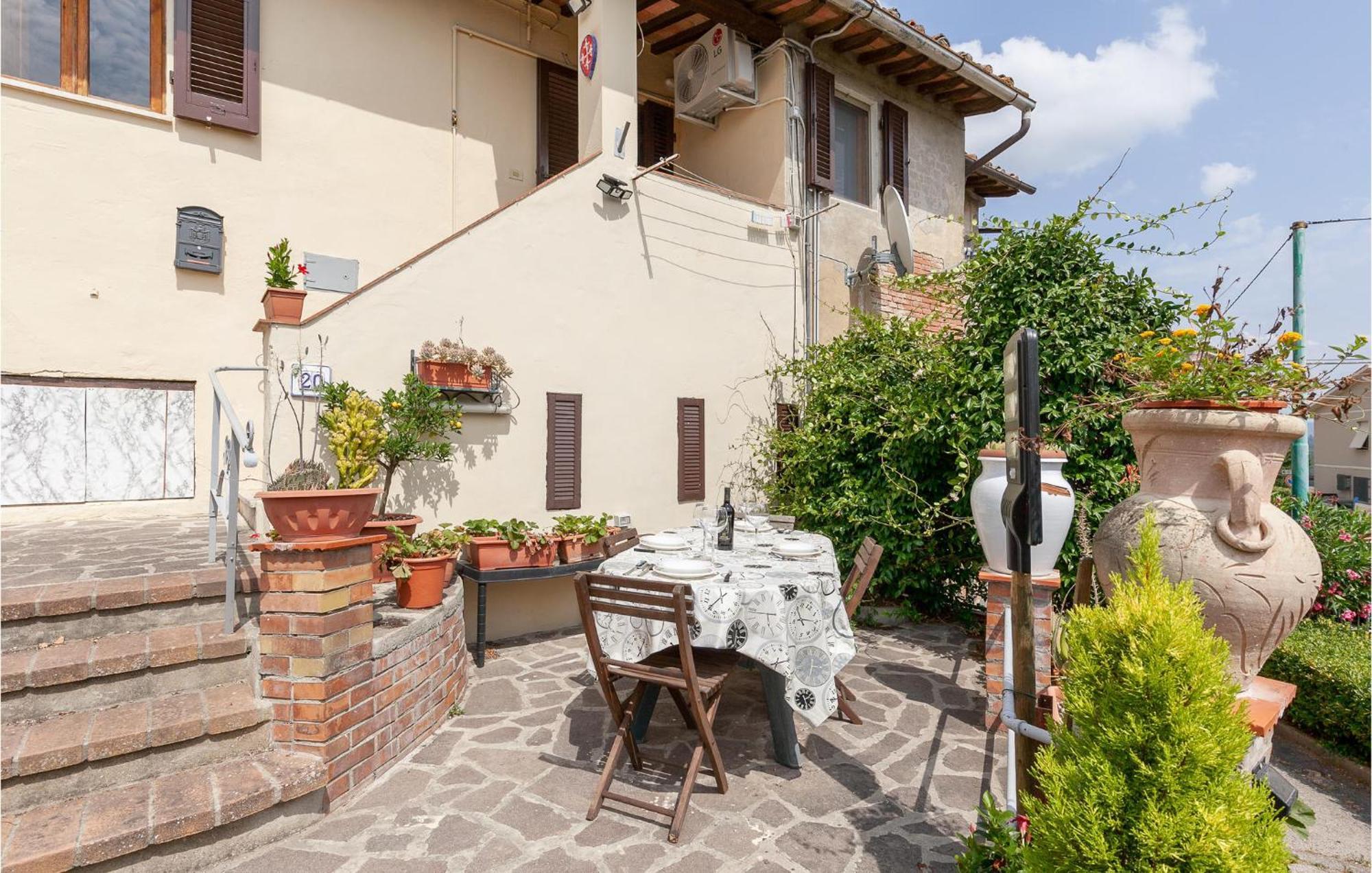 Awesome Home In Montefoscoli With Wifi Luaran gambar