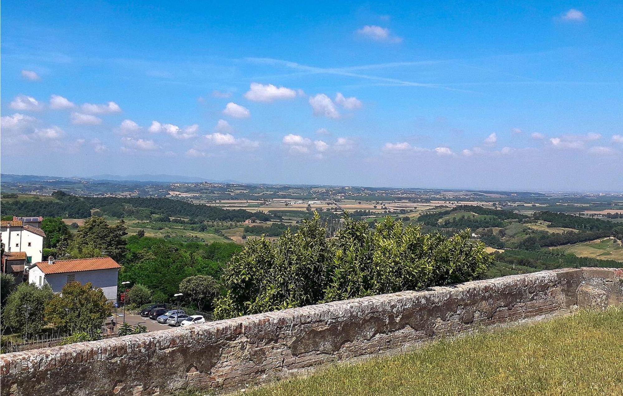 Awesome Home In Montefoscoli With Wifi Luaran gambar