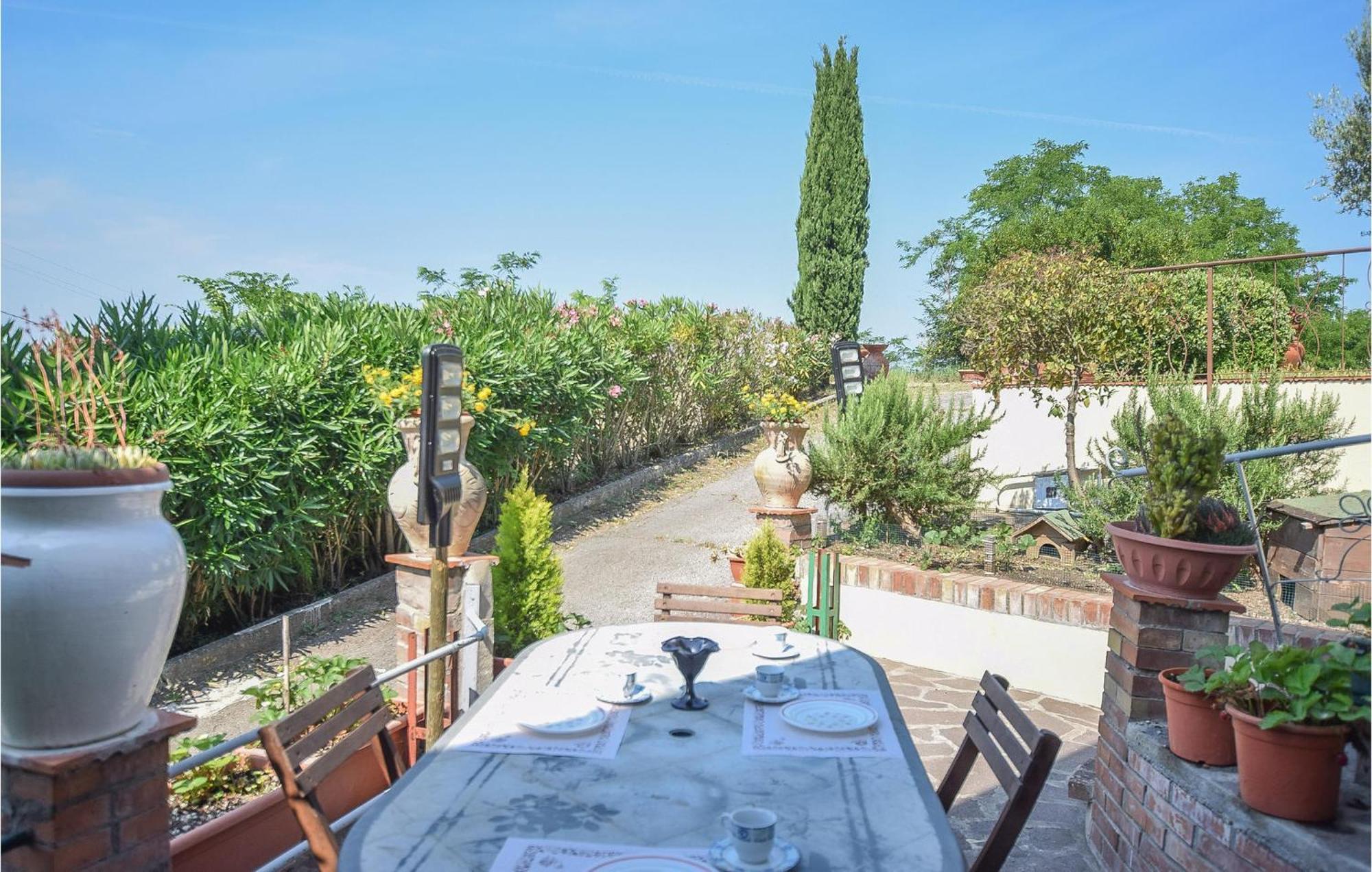 Awesome Home In Montefoscoli With Wifi Luaran gambar