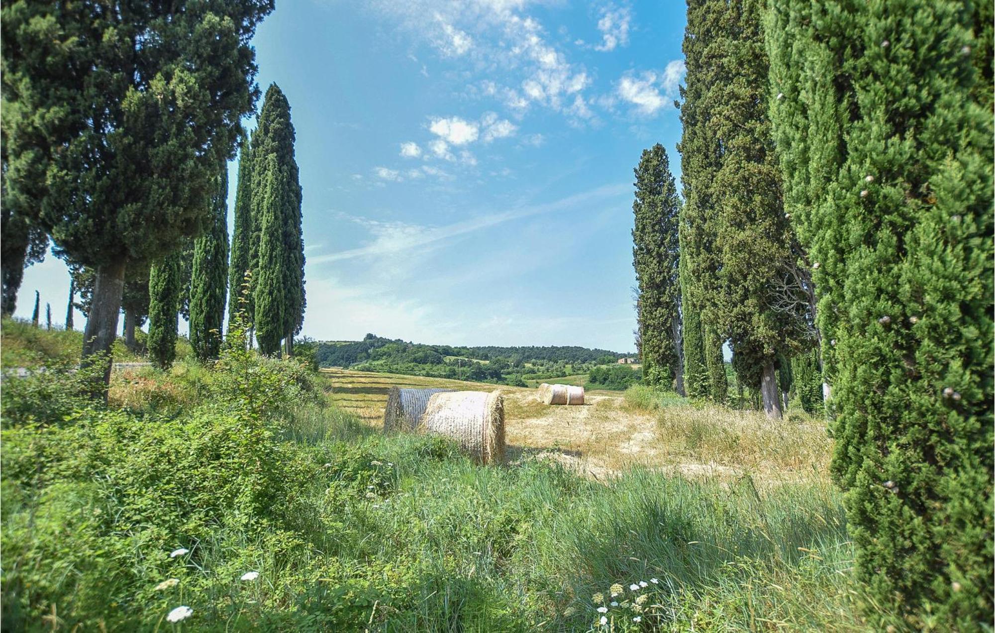 Awesome Home In Montefoscoli With Wifi Luaran gambar